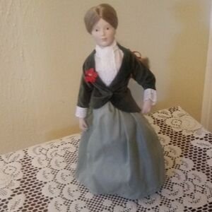 Granny Core  Franklin Heirloom Doll 1983